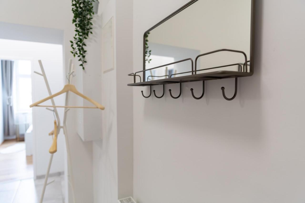 Cozy, Generous City Apartment - 10 Min To City-Centre - Contactless 24H Check-In فيينا المظهر الخارجي الصورة