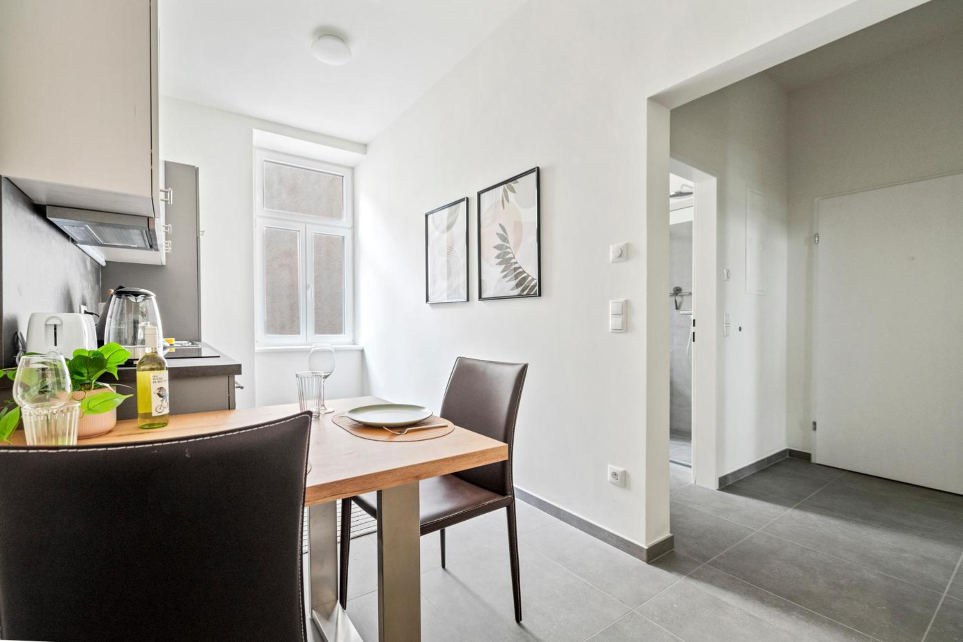 Cozy, Generous City Apartment - 10 Min To City-Centre - Contactless 24H Check-In فيينا المظهر الخارجي الصورة