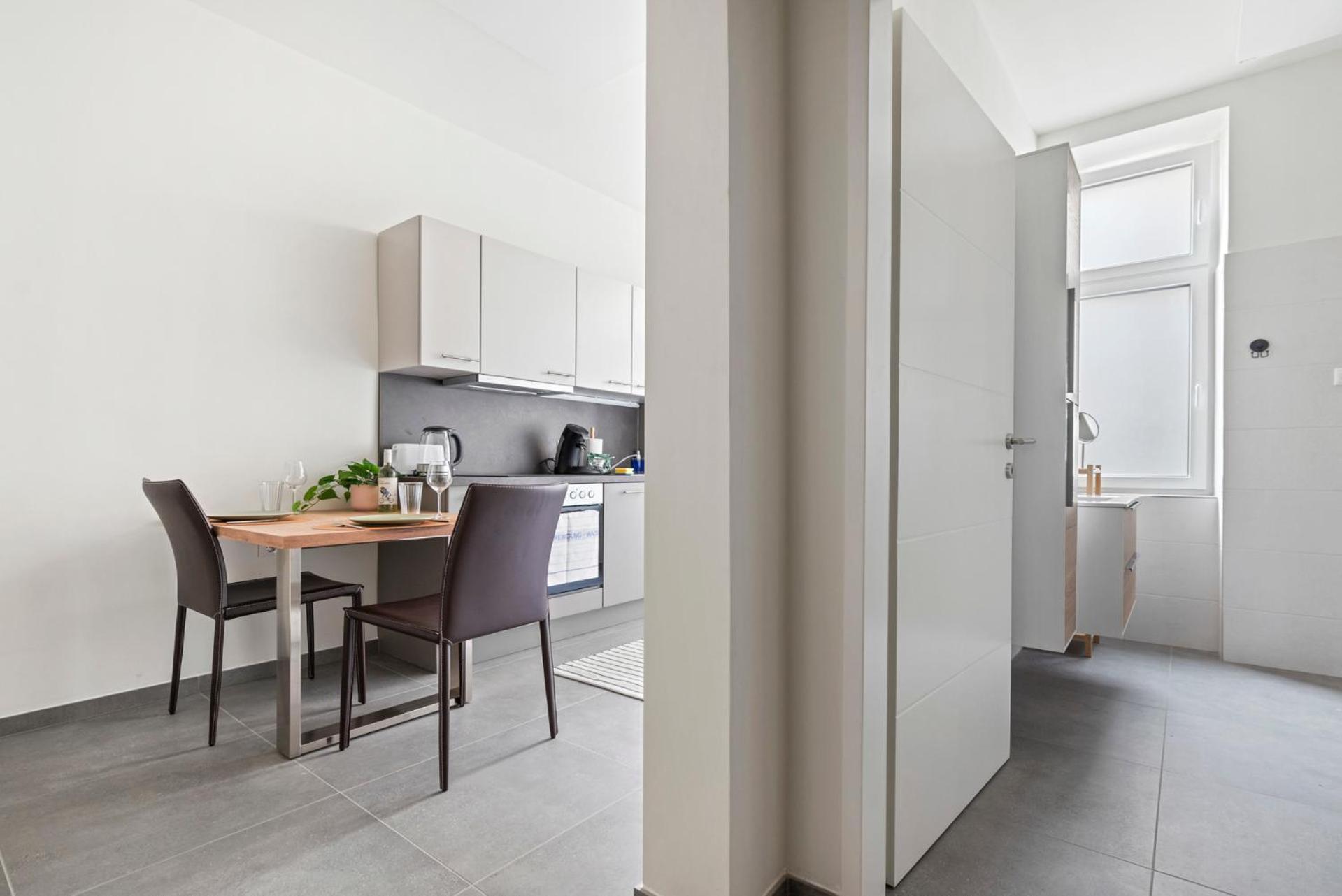 Cozy, Generous City Apartment - 10 Min To City-Centre - Contactless 24H Check-In فيينا المظهر الخارجي الصورة