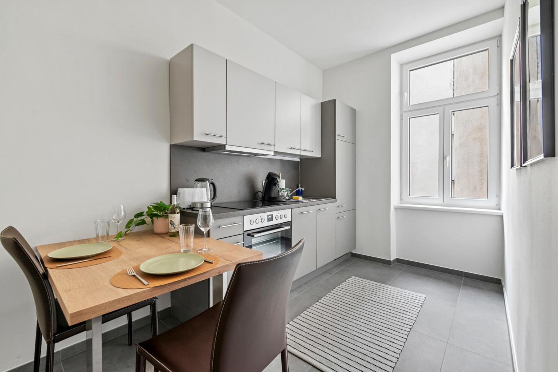 Cozy, Generous City Apartment - 10 Min To City-Centre - Contactless 24H Check-In فيينا المظهر الخارجي الصورة