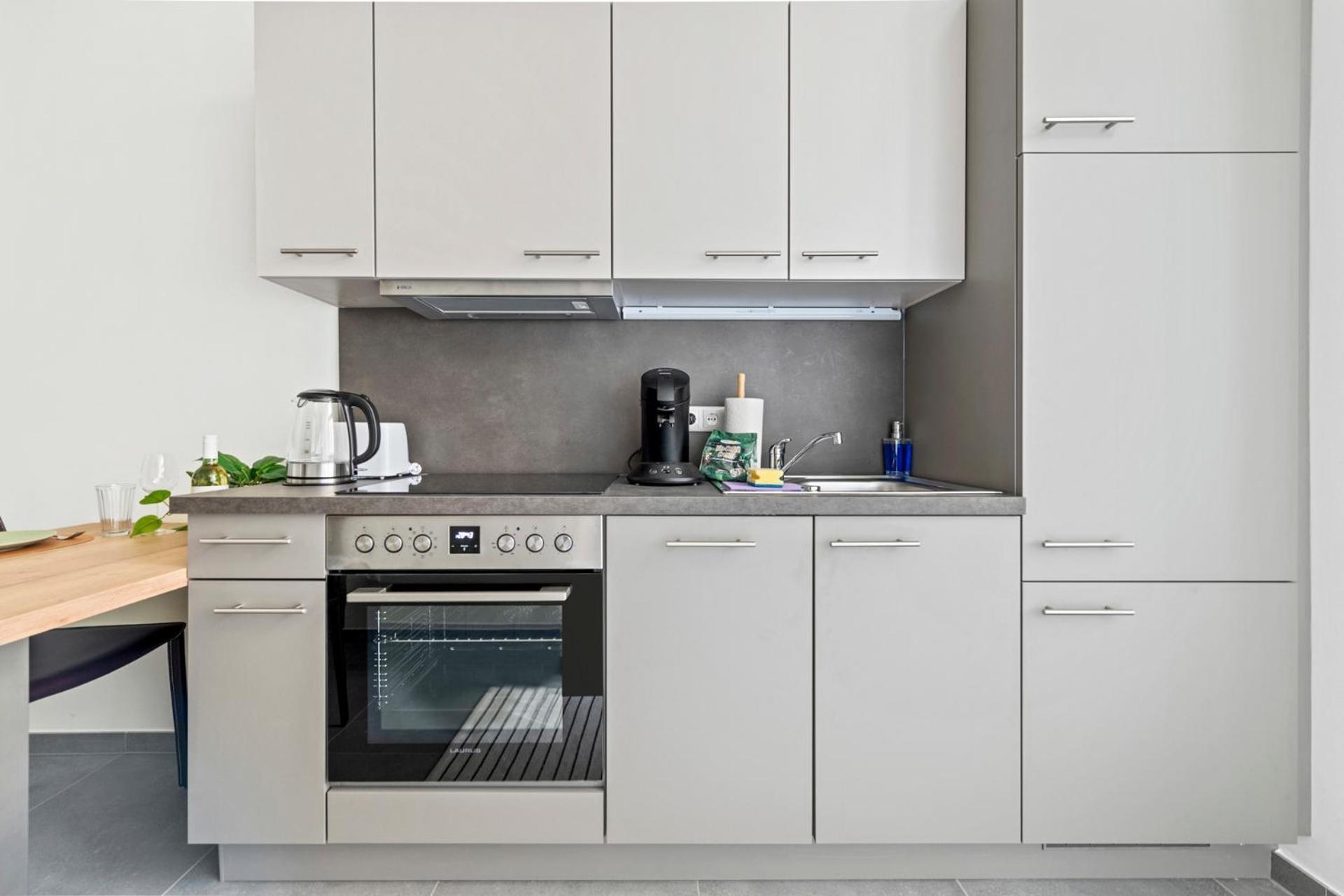 Cozy, Generous City Apartment - 10 Min To City-Centre - Contactless 24H Check-In فيينا المظهر الخارجي الصورة