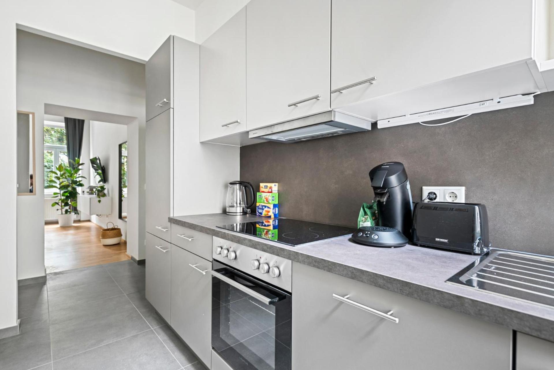 Cozy, Generous City Apartment - 10 Min To City-Centre - Contactless 24H Check-In فيينا المظهر الخارجي الصورة